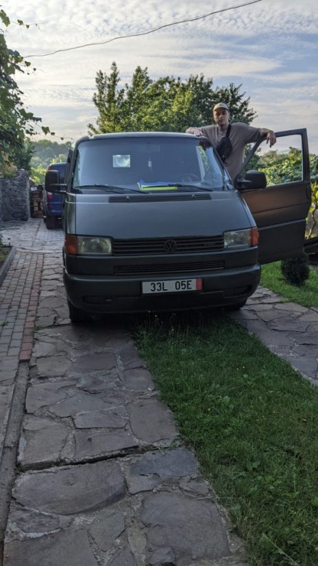 Dodávka (T4) 4x4 pro přestavbu na "servis na kolech" pro 4. brigádu rychlé reakce Národní gardy Ukrajiny