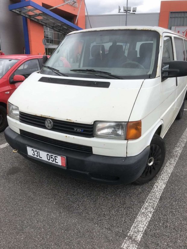 Dodávka (T4) 4x4 pro přestavbu na "servis na kolech" pro 4. brigádu rychlé reakce Národní gardy Ukrajiny
